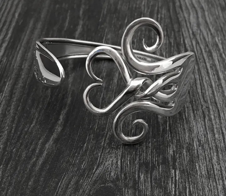 Twisted Heart Fork Bracelet