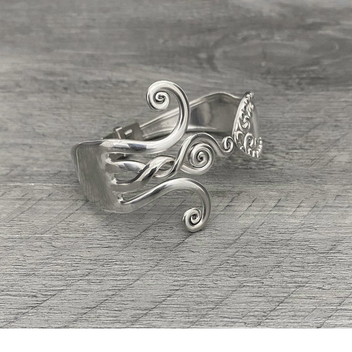 Renewal Premium Fork Bracelet Swirls Design