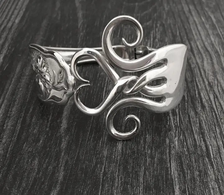 Twisted Heart Fork Bracelet