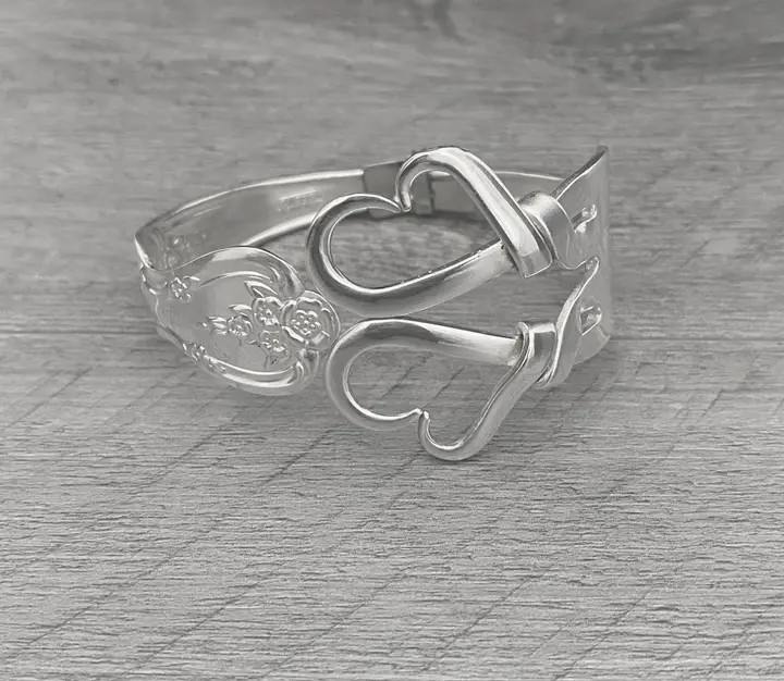 "Bewitched" Premium Hearts Fork Bracelet
